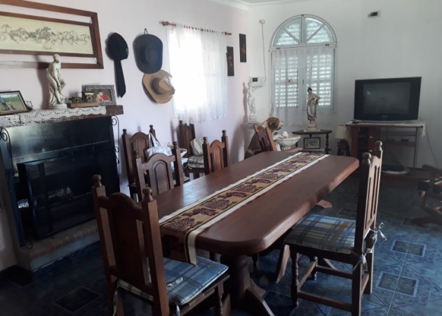 VENDO EXCELENTE CASA EN PRIMERO DE MAYO!!!