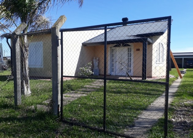 VENDO EXCELENTE CASA EN PRIMERO DE MAYO!!!