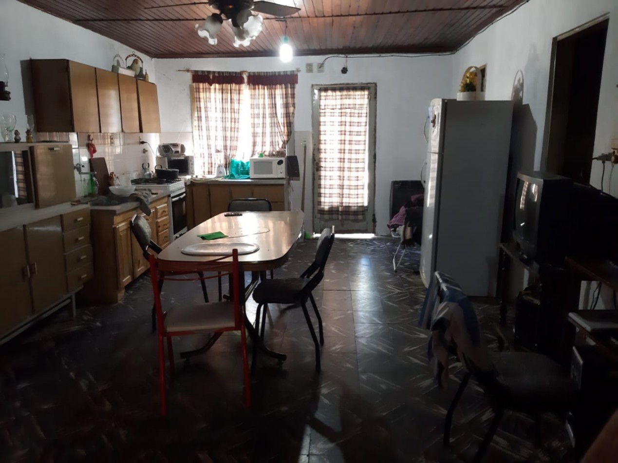 VENDO CASA EN VILLA ELISA, EXCELENTE UBICACION!!