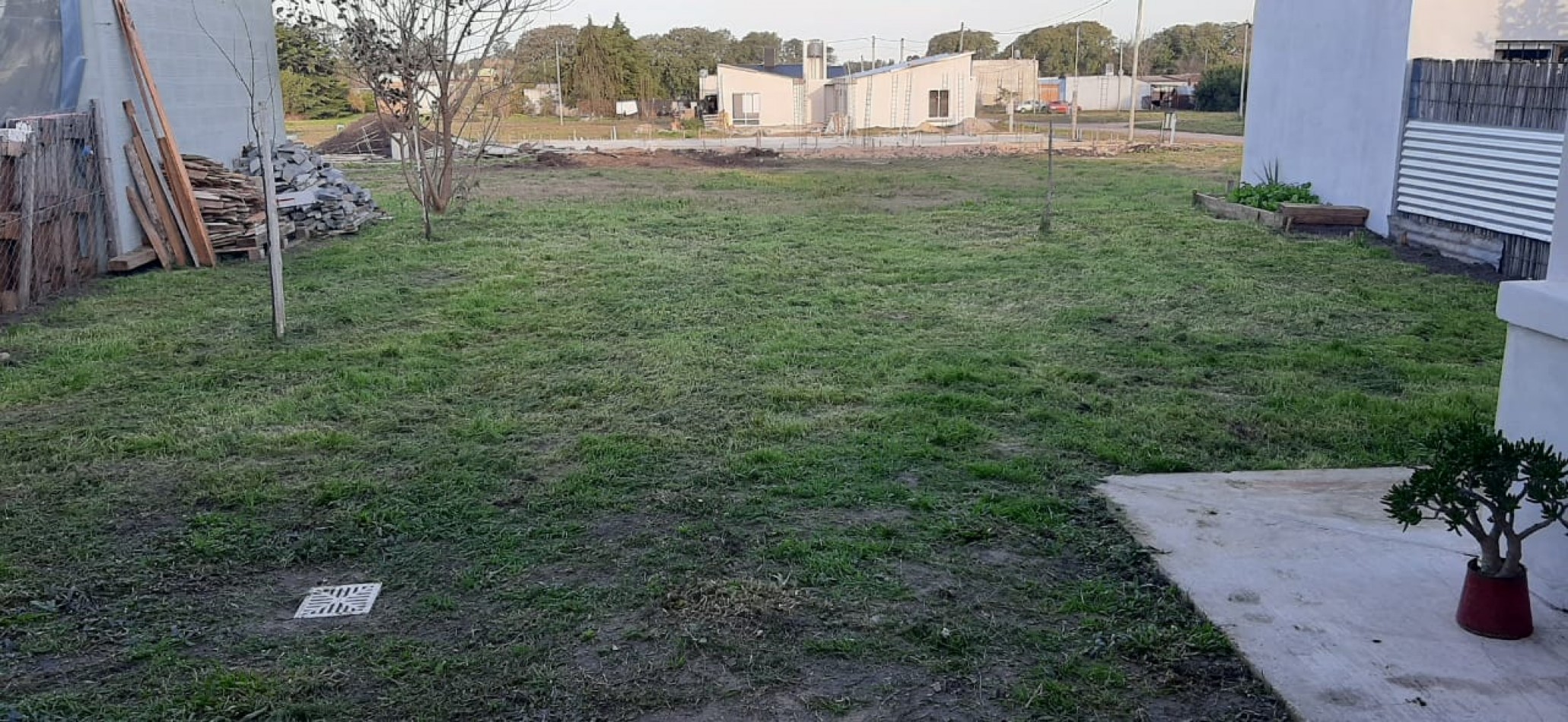 VENDO CASA DE 2 PLANTAS A TERMINAR EN VILLA ELISA