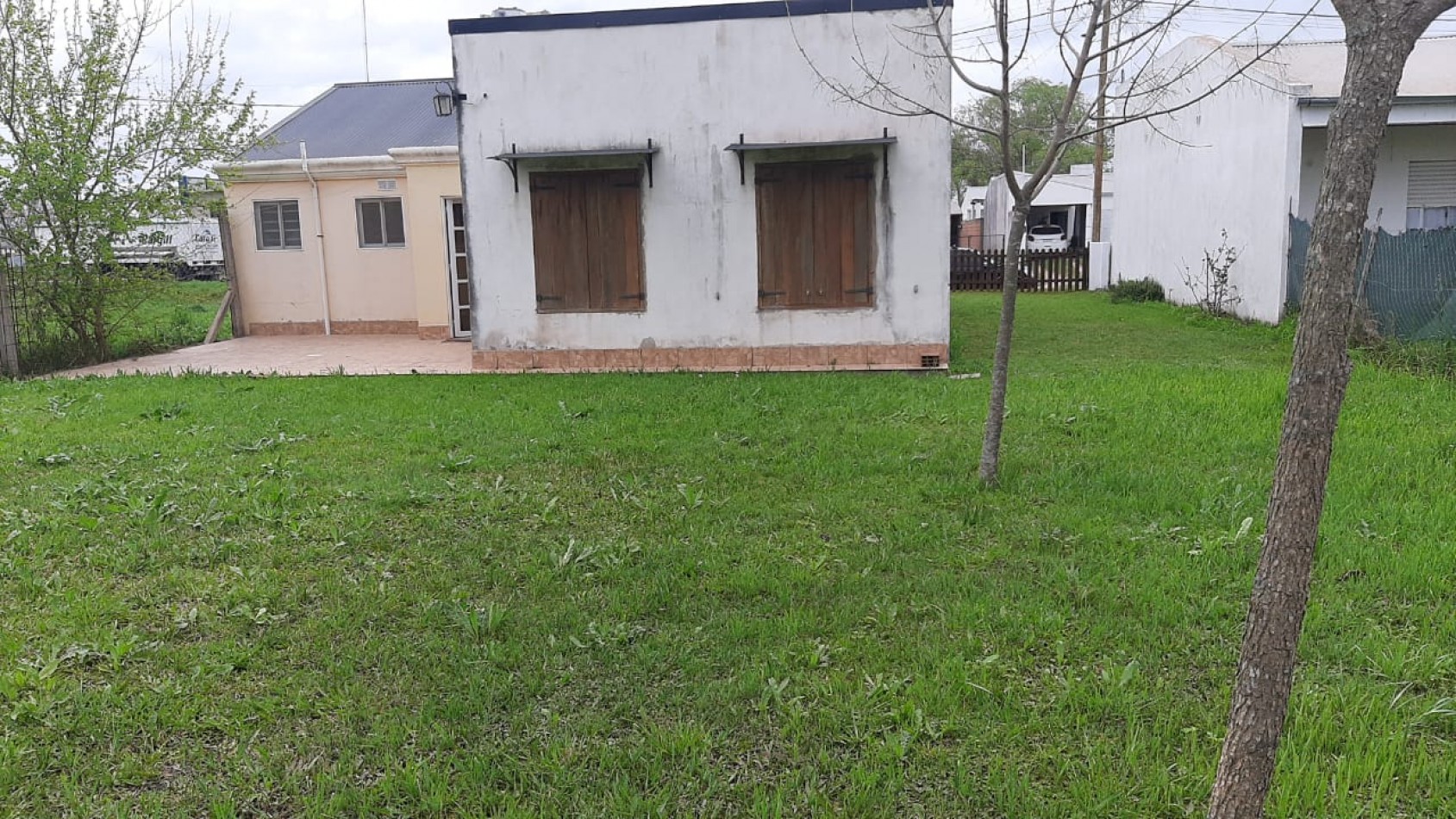 VENDO CASA EN VILLA ELISA, EXCELENTE ESTADO!!