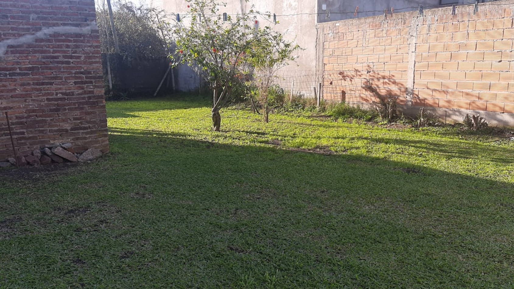 VENDO CASA EN VILLA ELISA, BUENA UBICACION!!