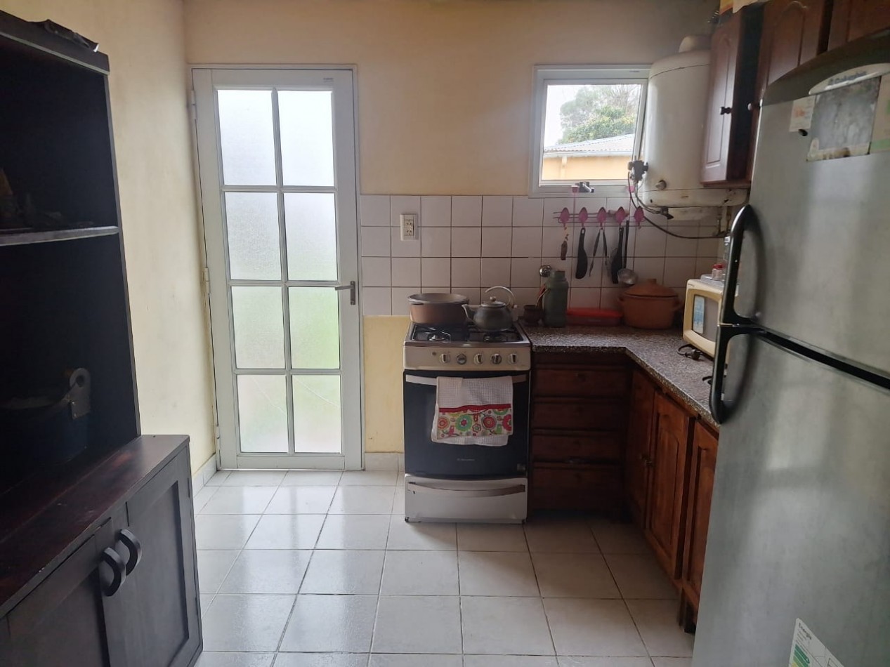 VENDO CASA EN VILLA ELISA, EXCELENTE UBICACION !!