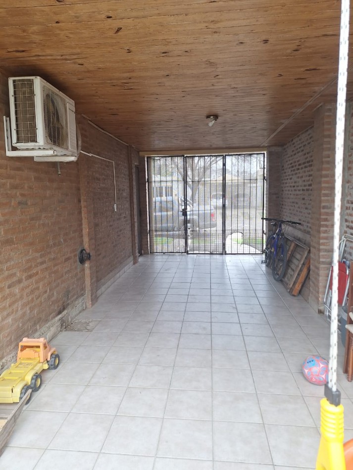 VENDO CASA EN VILLA ELISA, EXCELENTE UBICACION !!