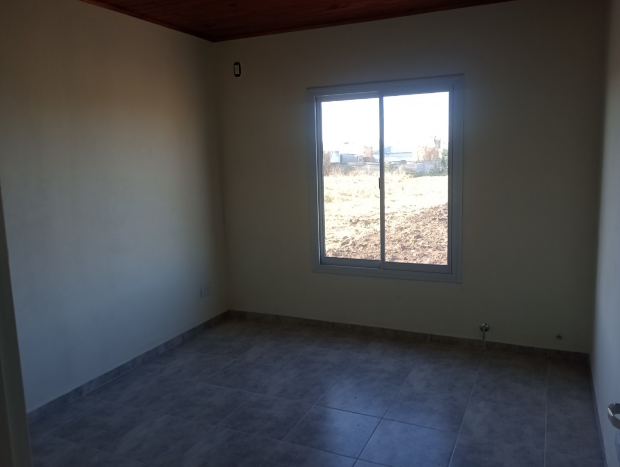 VENDO CASA A ESTRENAR EN VILLA ELISA!!!