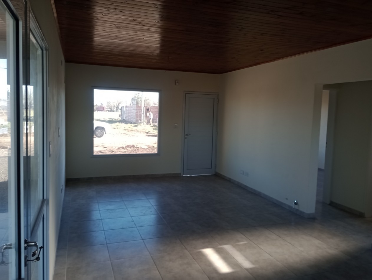 VENDO CASA A ESTRENAR EN VILLA ELISA!!!