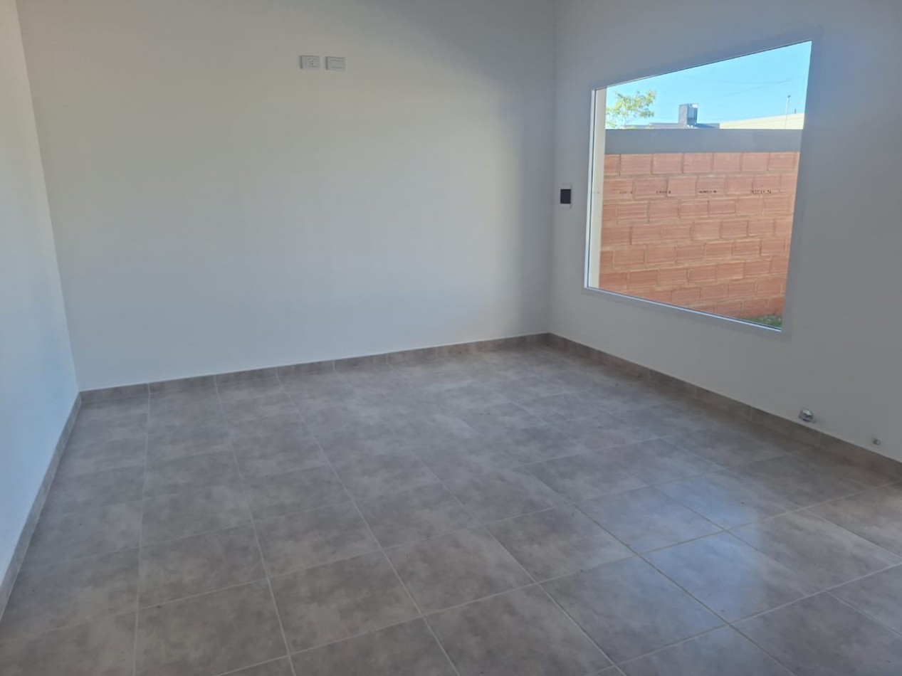 VENDO CASA A ESTRENAR EN VILLA ELISA!!