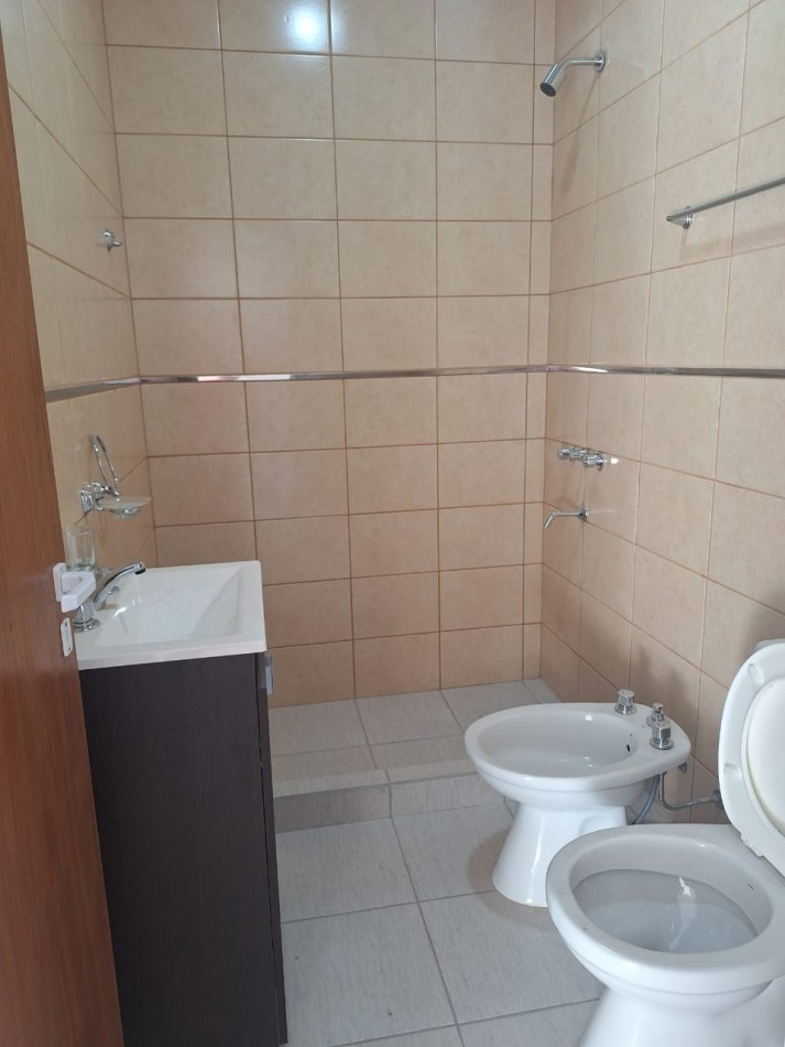 VENDO CASA A ESTRENAR EN VILLA ELISA!!