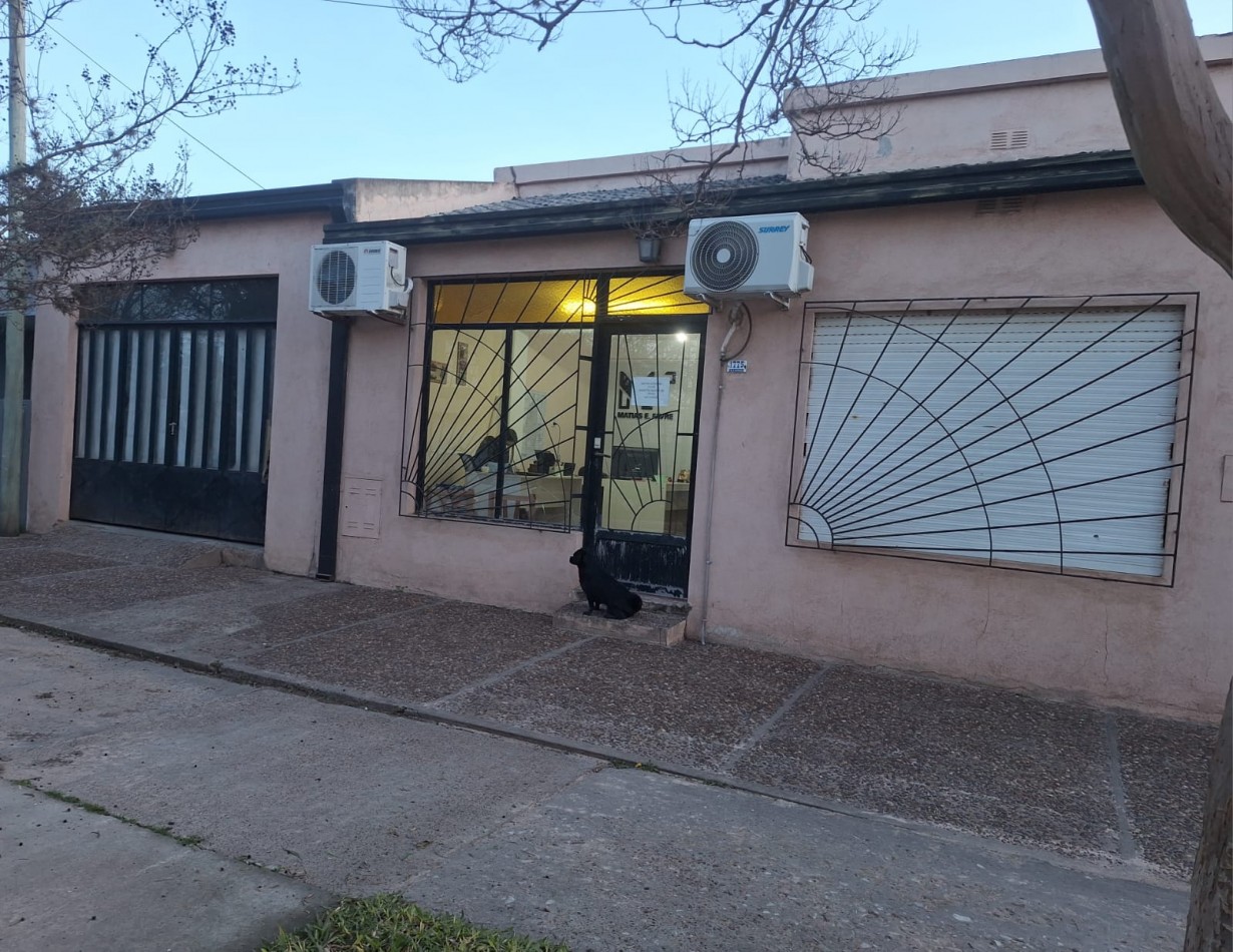 VENDO CASA CON LOCAL COMERCIAL EN VILLA ELISA!!!