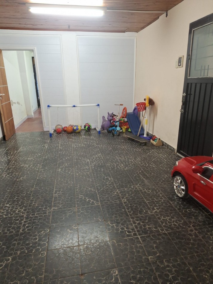 VENDO CASA CON LOCAL COMERCIAL EN VILLA ELISA!!!