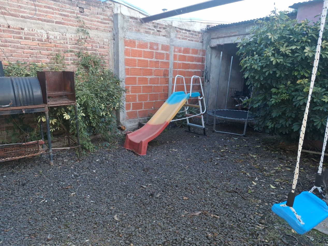 VENDO CASA CON LOCAL COMERCIAL EN VILLA ELISA!!!