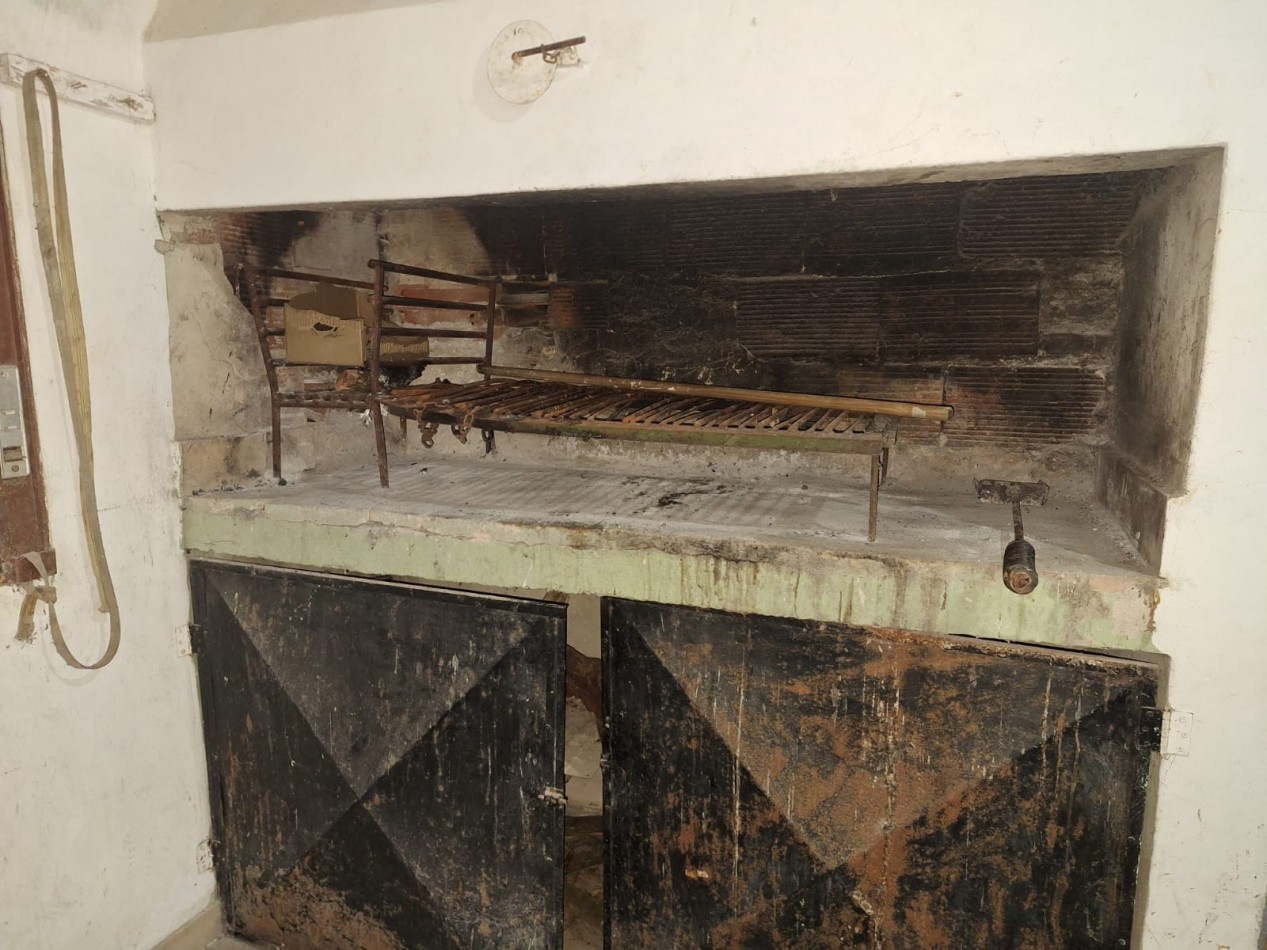 VENDO CASA CON LOCAL COMERCIAL EN VILLA ELISA!!!