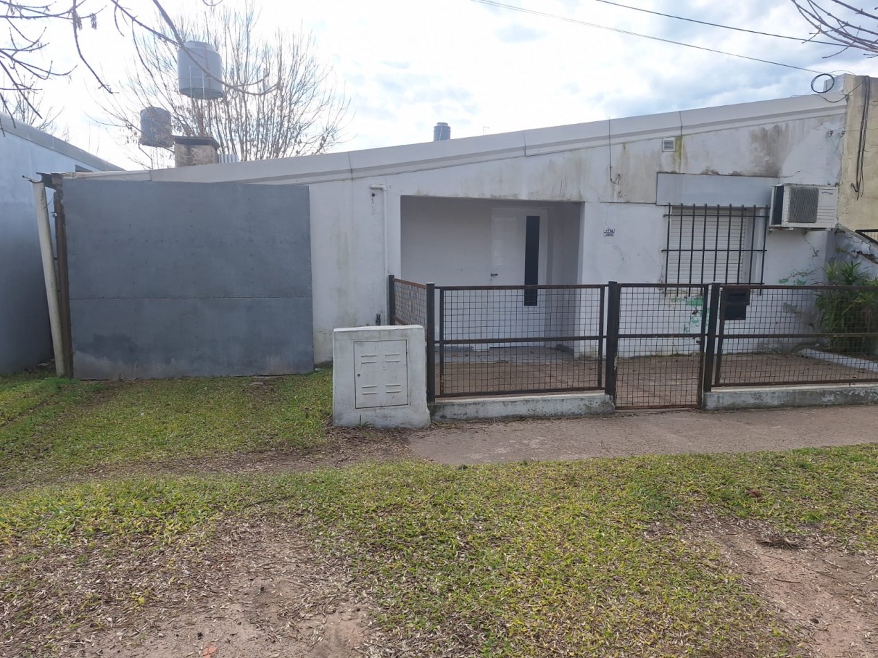 VENDO CASA EN VILLA ELISA!!