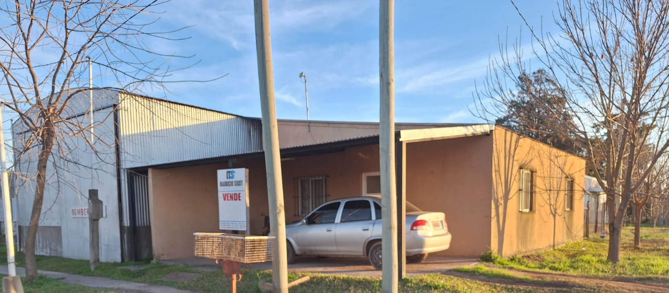 VENDO CASA CON TINGLADO EN 1 DE MAYO!!