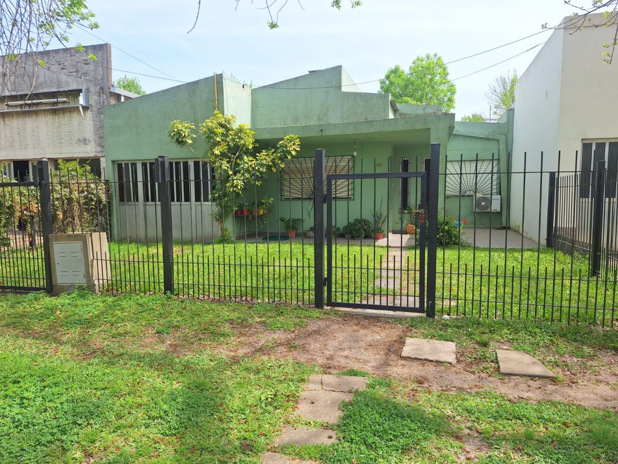VENDO AMPLIA CASA EN VILLA ELISA, MUY LINDA UBICACION!!!