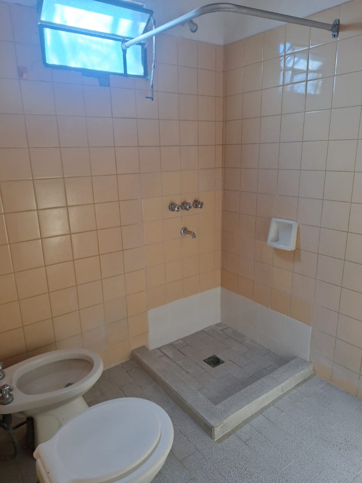 VENDO AMPLIA CASA EN VILLA ELISA, MUY LINDA UBICACION!!!