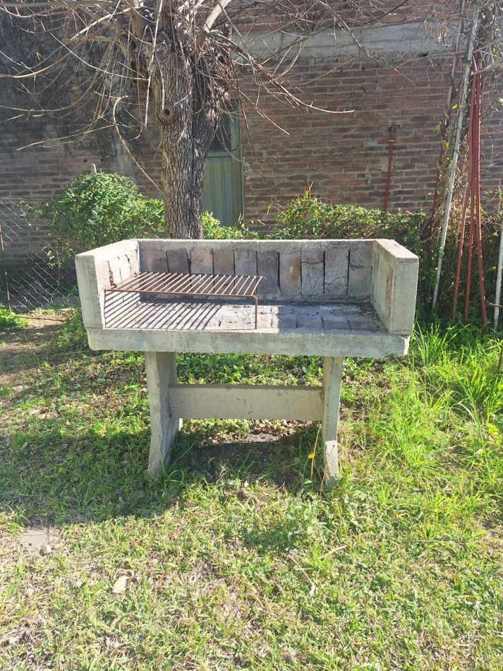 VENDO AMPLIA CASA EN VILLA ELISA, MUY LINDA UBICACION!!!