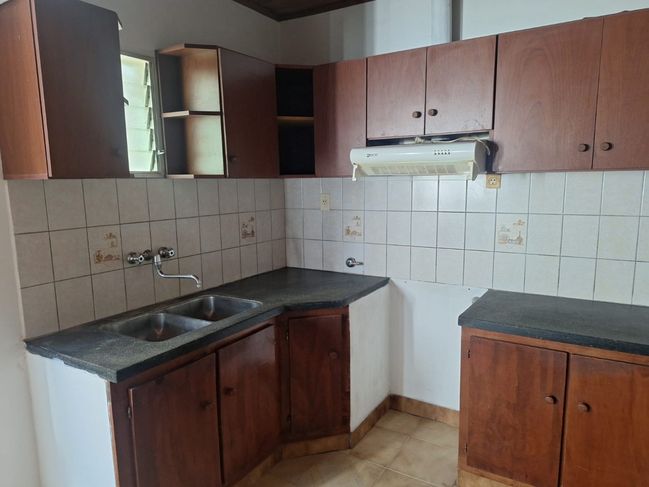 VENDO AMPLIA CASA EN VILLA ELISA, MUY LINDA UBICACION!!!