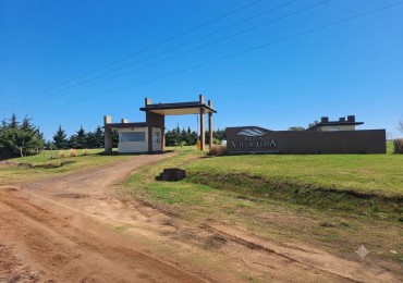 VENDO TERRENO CON CIMIENTOS EN BARRIO PRIVADO "ALTOS VILLA ELISA"